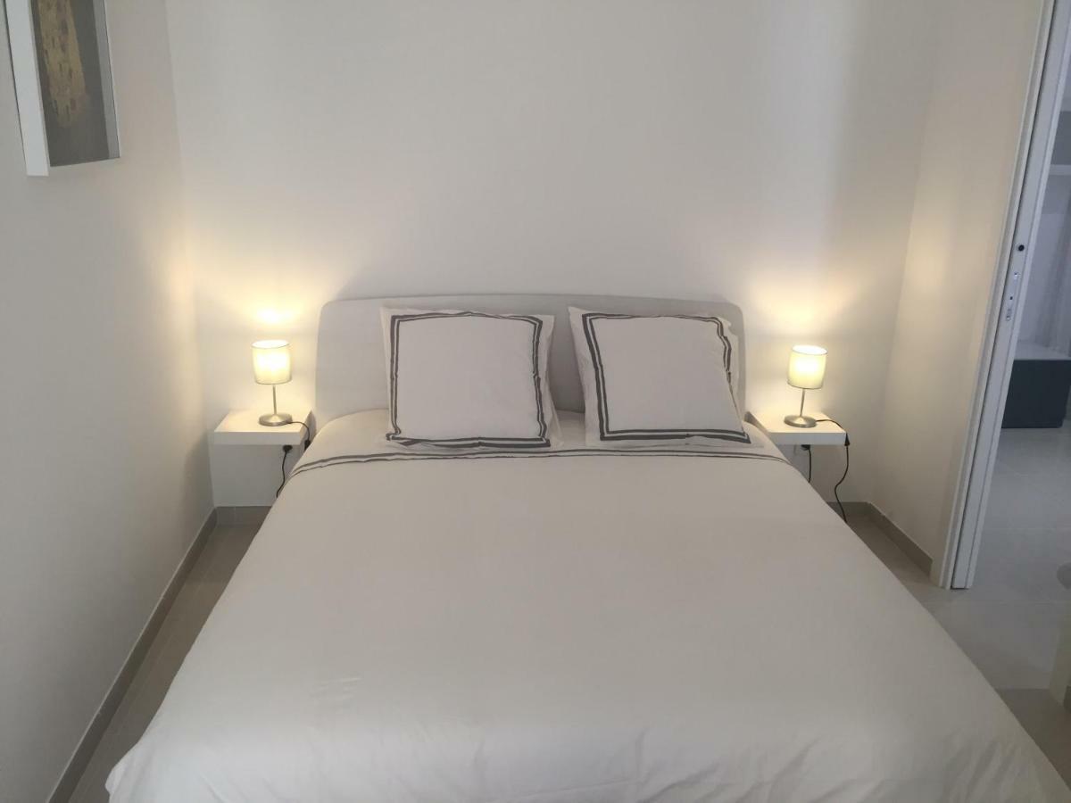 Menton 2 Pieces Climatise A Cote De La Plage Rue Palmaro Exterior foto